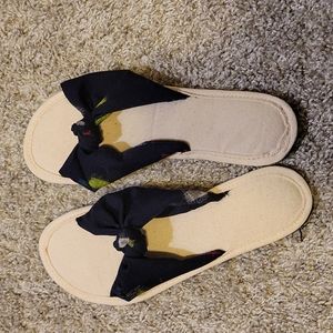 Display slippers